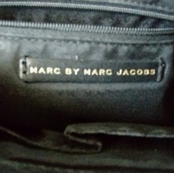 Marc Jacobs Pebbled Leather Crossbody Zip Expand Bag - Picture 12 of 16